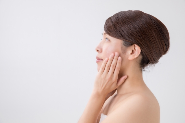 くすみ肌の原因はなに?くすみと「さよなら」するための5つの対策