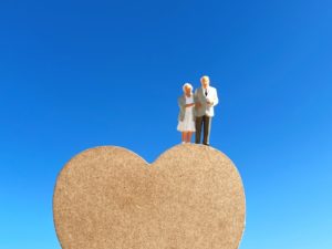 金婚式に旅行をプレゼントする方法3選！手間がかからない方法とは？