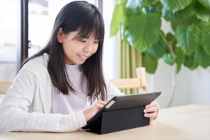 Z会のタブレット学習とは?他の教材と比較してみた！向いているのはどれ？