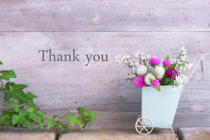 THANK YOUの文字と小花